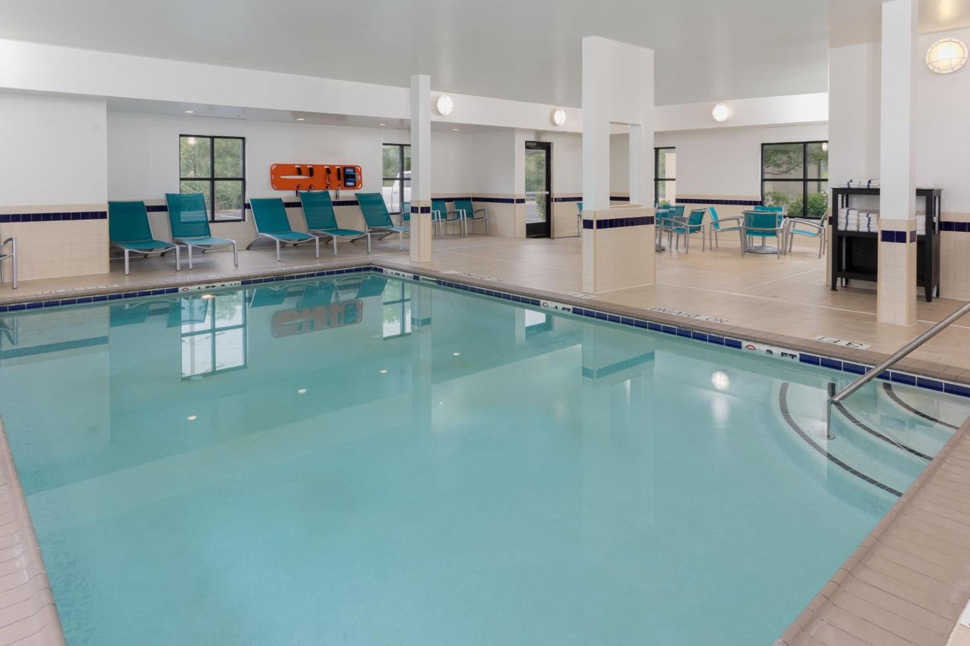 Towneplace Suites By Marriott Erie Kearsarge Экстерьер фото