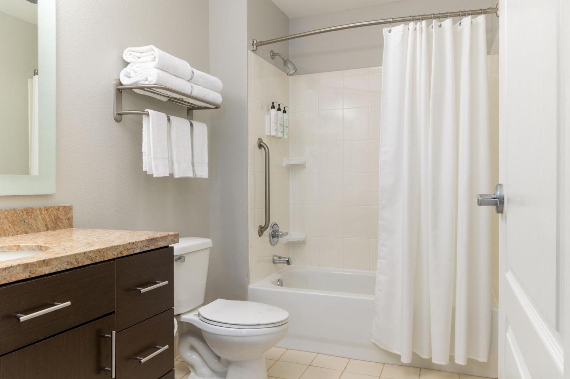Towneplace Suites By Marriott Erie Kearsarge Экстерьер фото