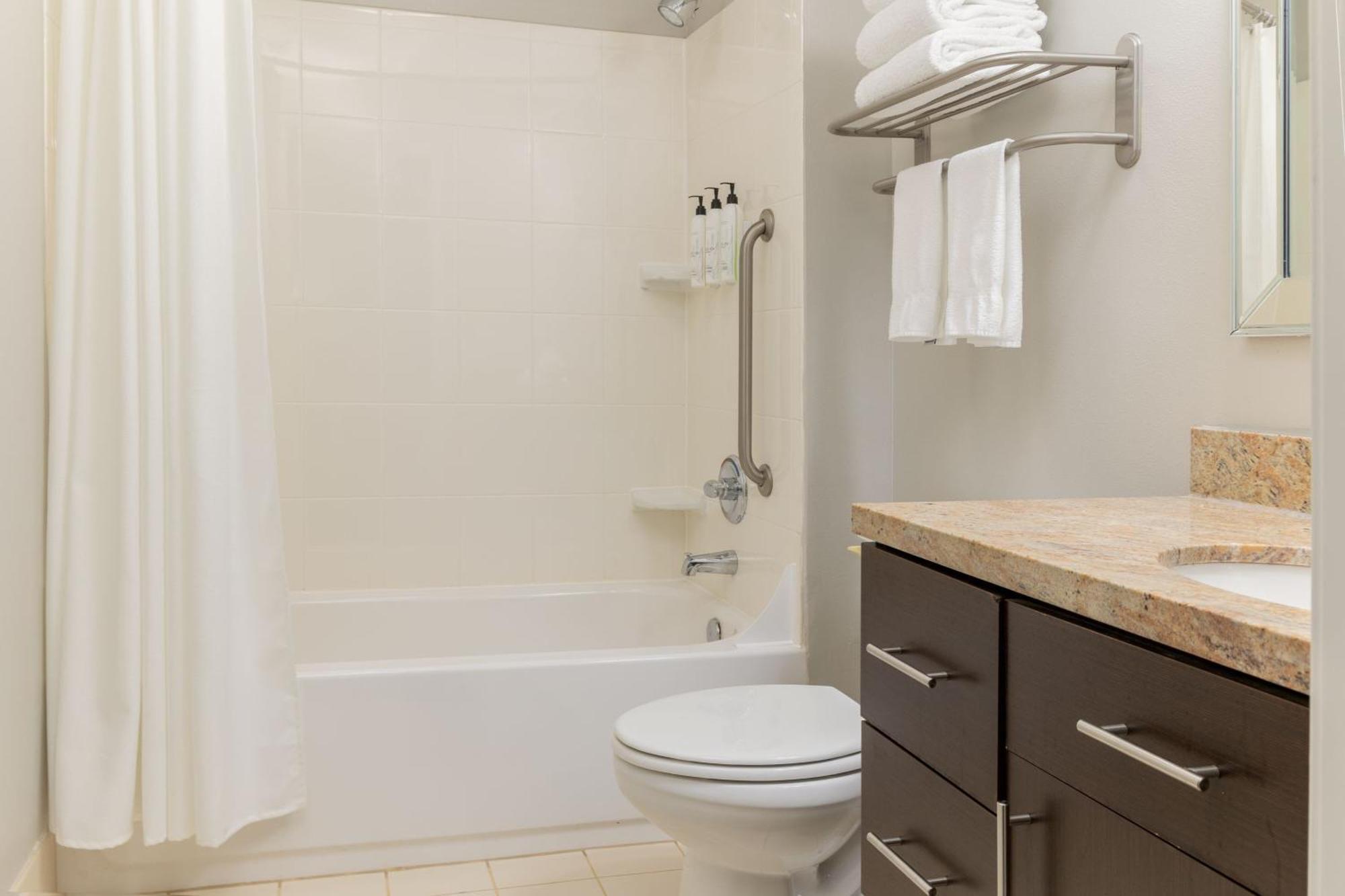 Towneplace Suites By Marriott Erie Kearsarge Экстерьер фото