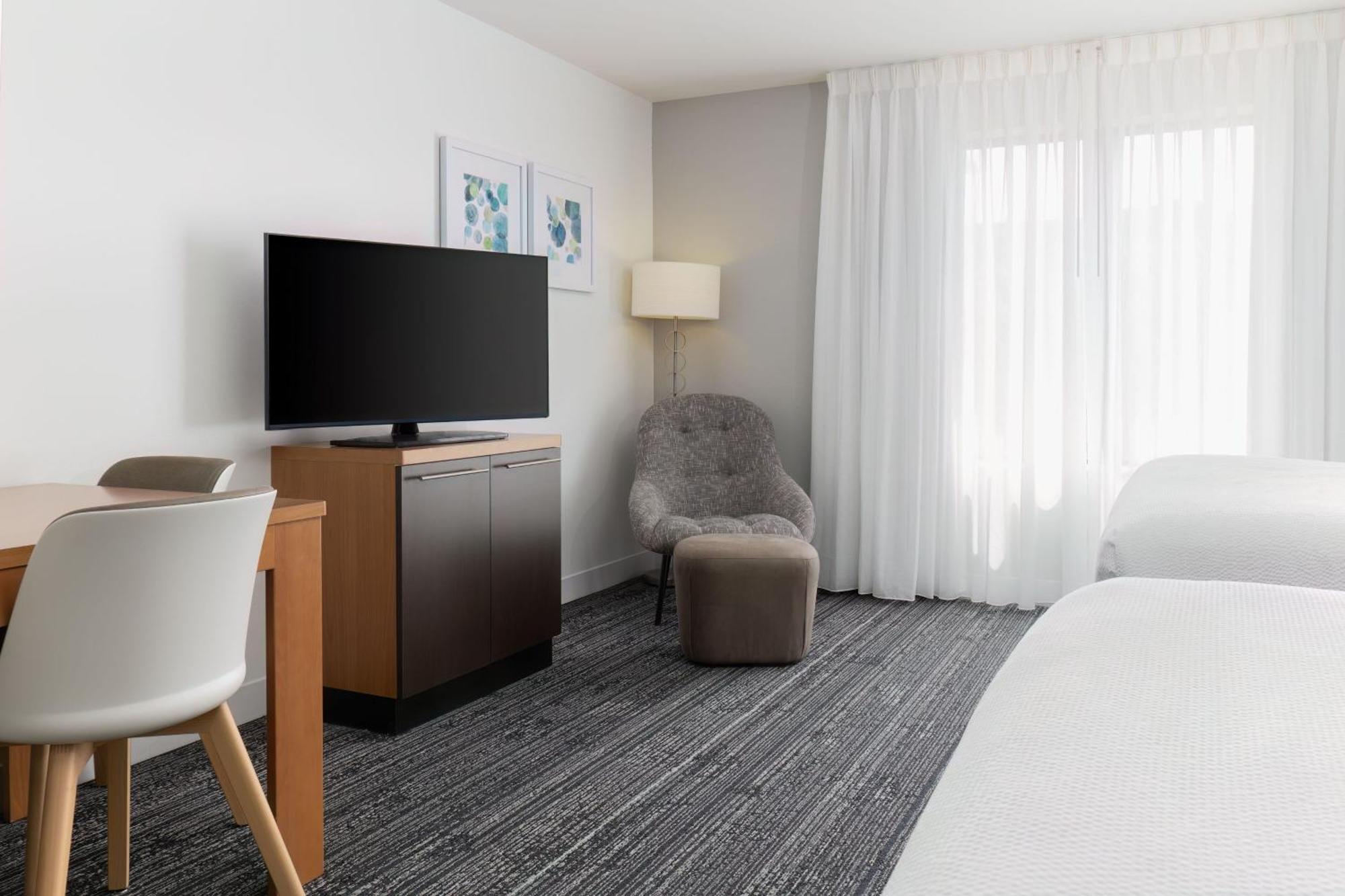 Towneplace Suites By Marriott Erie Kearsarge Экстерьер фото